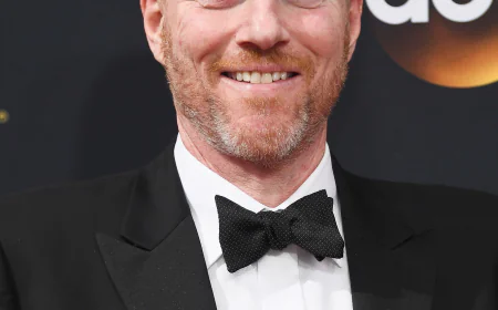 Noah Emmerich Net Worth, Relationships, Age/Birthdate & Birthday Facts
