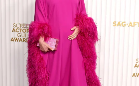 Abby Elliott Net Worth, Relationships, Age/Birthdate & Birthday Facts