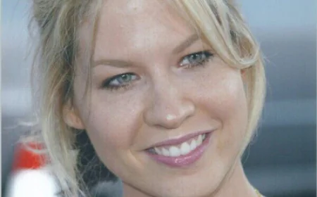 Jenna Elfman Net Worth, Relationships, Age/Birthdate & Birthday Facts