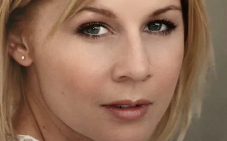 Gigi Edgley Net Worth, Relationships, Age/Birthdate & Birthday Facts