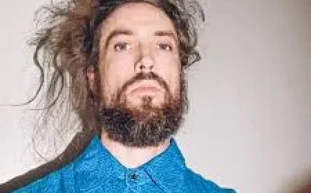 Alex Ebert Net Worth, Relationships, Age/Birthdate & Birthday Facts