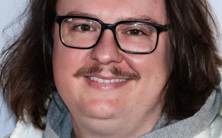 Clark Duke Net Worth, Relationships, Age/Birthdate & Birthday Facts