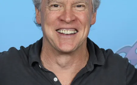 Tate Donovan Net Worth, Relationships, Age/Birthdate & Birthday Facts