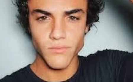 Ethan Dolan Net Worth, Relationships, Age/Birthdate & Birthday Facts