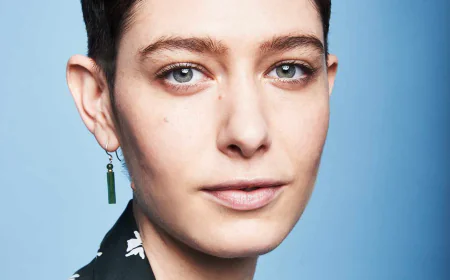 Asia Kate Dillon Net Worth, Relationships, Age/Birthdate & Birthday Facts