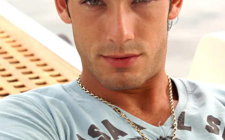 Aarón Díaz Net Worth, Relationships, Age/Birthdate & Birthday Facts