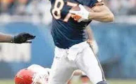 Kellen Davis Net Worth, Relationships, Age/Birthdate & Birthday Facts