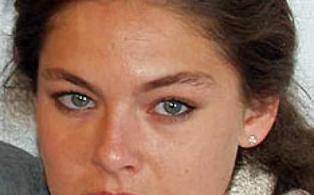 Alexa Davalos Net Worth, Relationships, Age/Birthdate & Birthday Facts