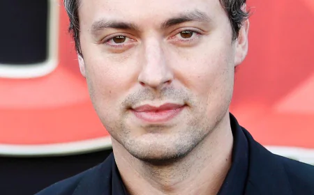 John Francis Daley Net Worth, Relationships, Age/Birthdate & Birthday Facts