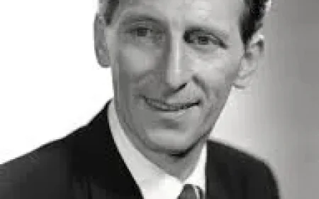Peter Cushing Net Worth, Relationships, Age/Birthdate & Birthday Facts
