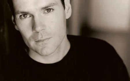 Jonathan Crombie Net Worth, Relationships, Age/Birthdate & Birthday Facts