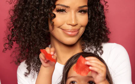 Sarah-Jane Crawford Net Worth, Relationships, Age/Birthdate & Birthday Facts