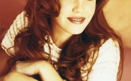 Nikki Cox Net Worth, Relationships, Age/Birthdate & Birthday Facts