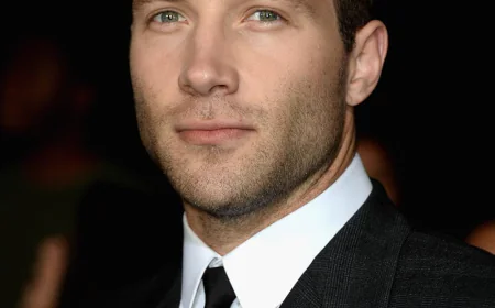 Jai Courtney Net Worth, Relationships, Age/Birthdate & Birthday Facts