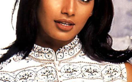 Bipasha Basu Net Worth, Relationships, Age/Birthdate & Birthday Facts