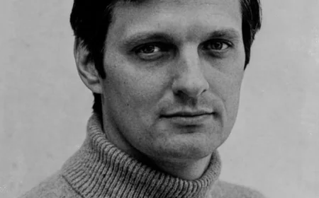 Alan Alda Net Worth, Relationships, Age/Birthdate & Birthday Facts