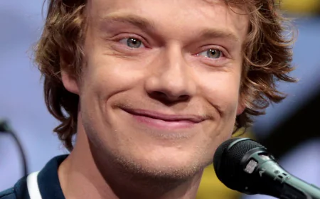 Alfie Allen Net Worth, Relationships, Age/Birthdate & Birthday Facts