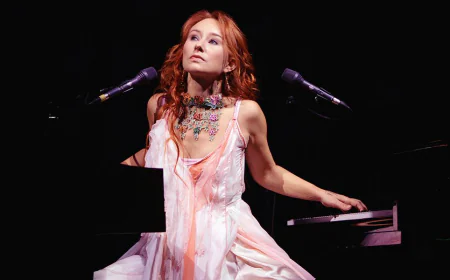Tori Amos Net Worth, Relationships, Age/Birthdate & Birthday Facts