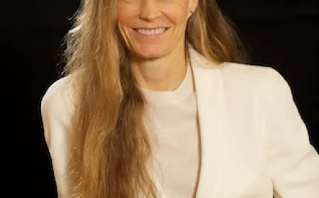Suzy Amis Net Worth, Relationships, Age/Birthdate & Birthday Facts