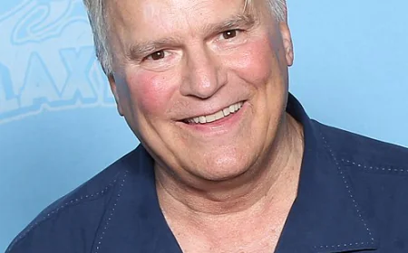 Richard Dean Anderson Net Worth, Relationships, Age/Birthdate & Birthday Facts