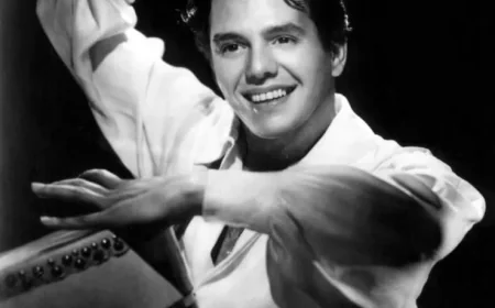 Desi Arnaz Net Worth, Relationships, Age/Birthdate & Birthday Facts
