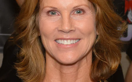 Leah Ayres Net Worth, Relationships, Age/Birthdate & Birthday Facts