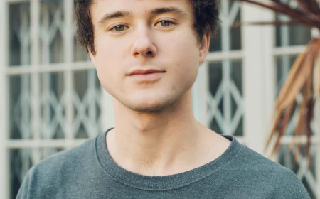 Alec Benjamin Net Worth, Relationships, Age/Birthdate & Birthday Facts