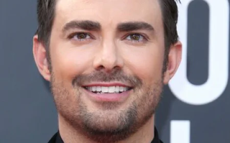 Jonathan Bennett Net Worth, Relationships, Age/Birthdate & Birthday Facts