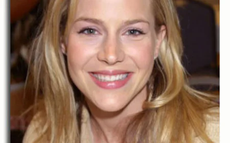 Julie Benz Net Worth, Relationships, Age/Birthdate & Birthday Facts
