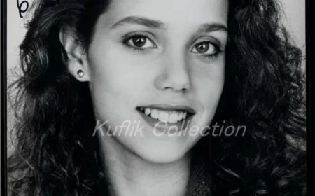 Elizabeth Berkley Net Worth, Relationships, Age/Birthdate & Birthday Facts