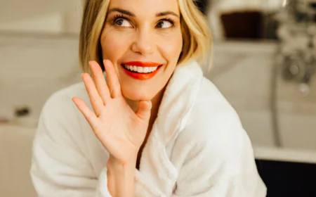 Leslie Bibb Net Worth, Relationships, Age/Birthdate & Birthday