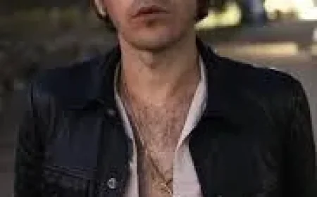 Jamie Cook Net Worth, Relationships, Age/Birthdate & Birthday