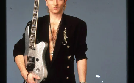 Phil Collen Net Worth, Relationships, Age/Birthdate & Birthday