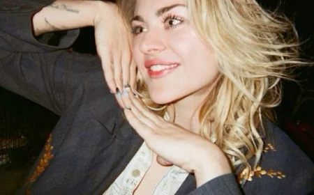 Frances Bean Cobain Net Worth, Relationships, Age/Birthdate & Birthday