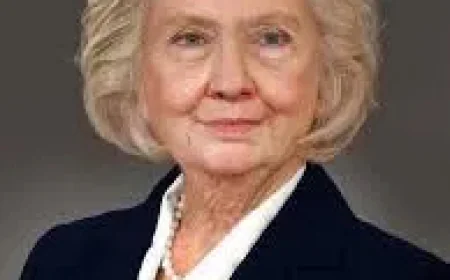 Hillary Clinton Net Worth, Relationships, Age/Birthdate & Birthday