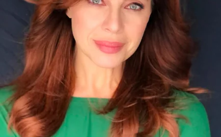 Melinda Clarke Net Worth, Relationships, Age/Birthdate & Birthday