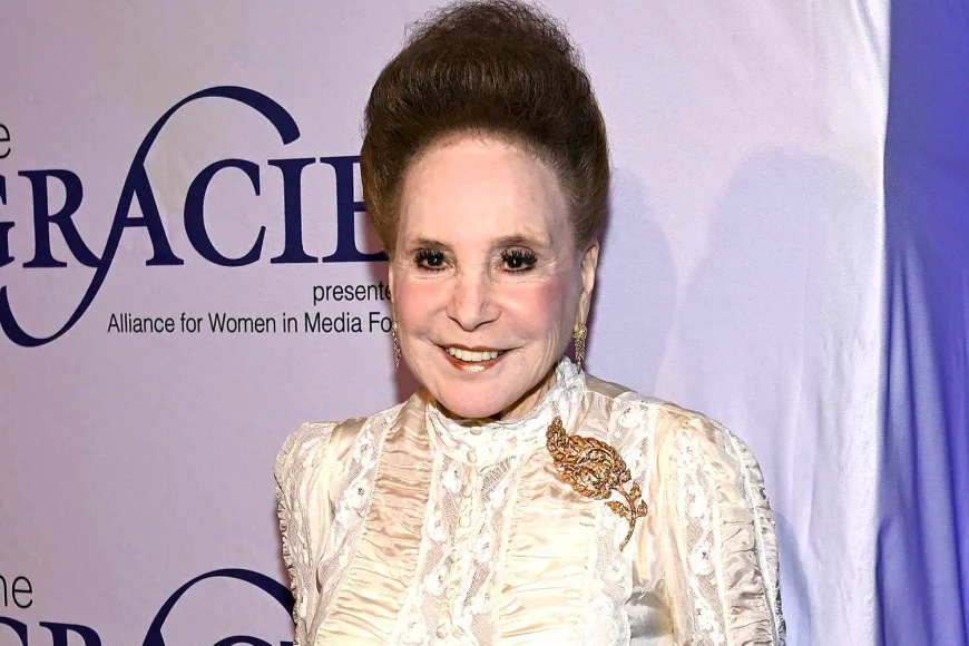 Cindy Adams Net Worth, Relationships, Age/Birthdate & Birthday Facts
