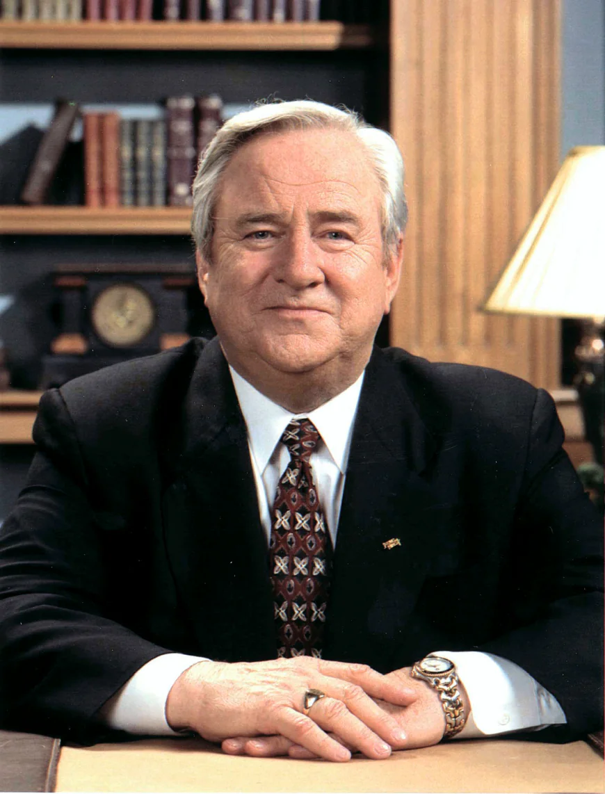 Jerry Falwell Net Worth, Relationships, Age/Birthdate & Birthday Facts