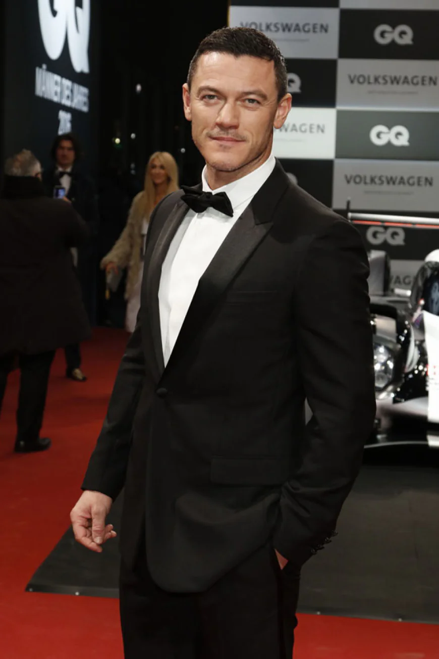 Luke Evans Net Worth, Relationships, Age/Birthdate & Birthday Facts
