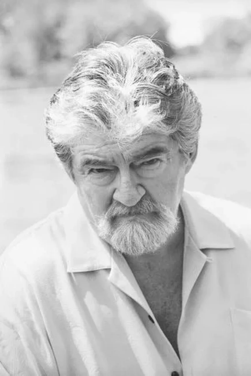 Joe Eszterhas Net Worth, Relationships, Age/Birthdate & Birthday Facts