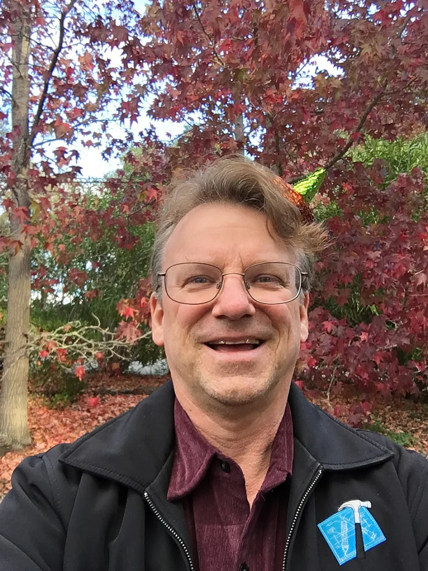 Chris Espinosa Net Worth, Relationships, Age/Birthdate & Birthday Facts