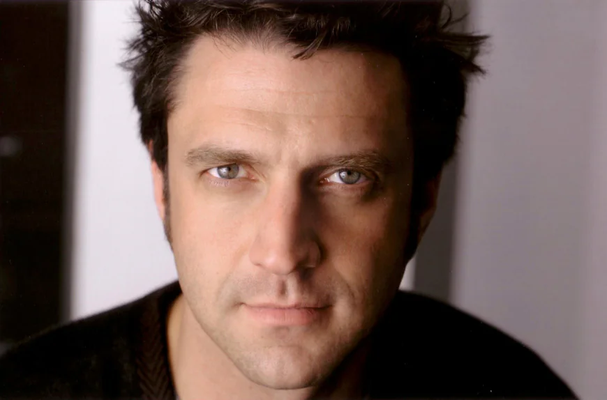 Raul Esparza Net Worth, Relationships, Age/Birthdate & Birthday Facts