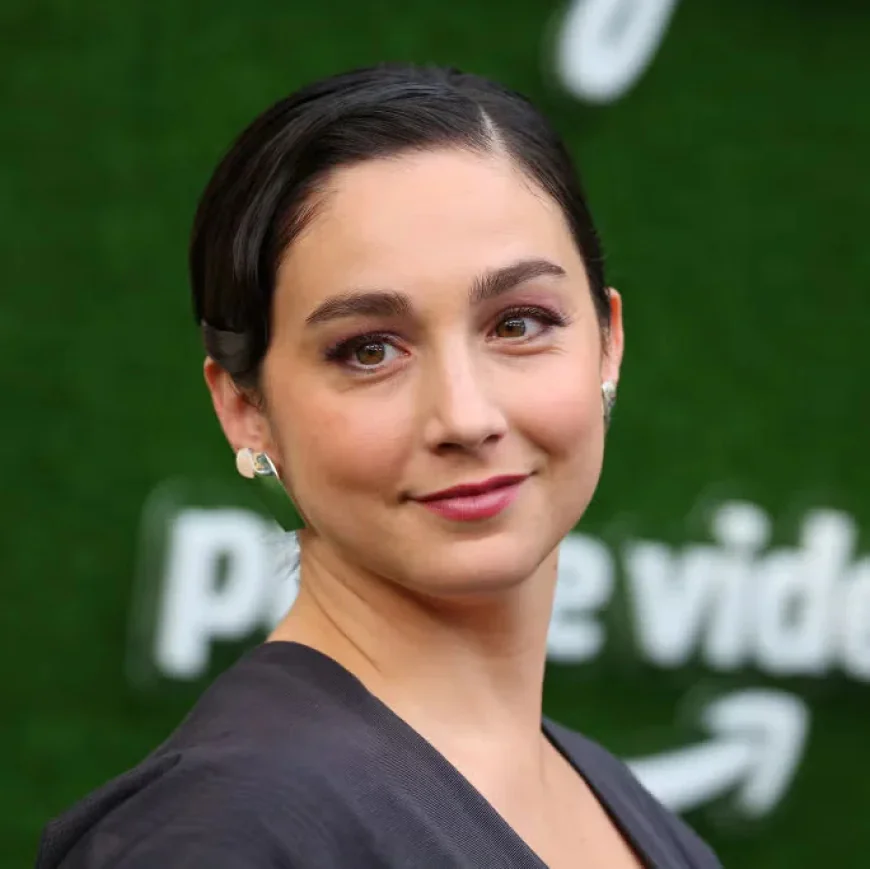 Molly Ephraim Net Worth, Relationships, Age/Birthdate & Birthday Facts