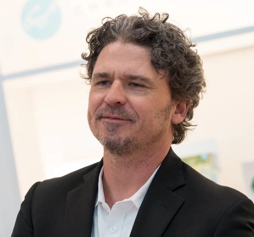Dave Eggers Net Worth, Relationships, Age/Birthdate & Birthday Facts