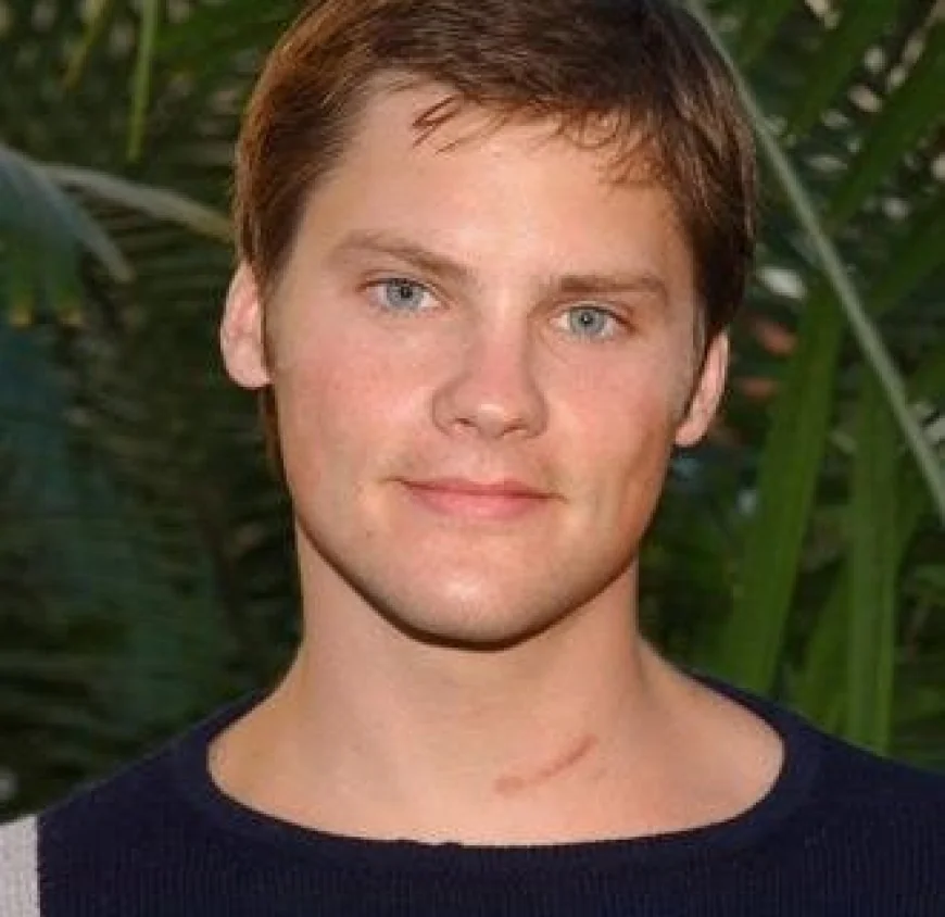 Teddy Dunn Net Worth, Relationships, Age/Birthdate & Birthday Facts