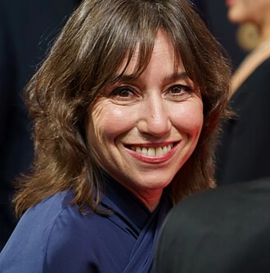 Lola Dueñas Net Worth, Relationships, Age/Birthdate & Birthday Facts