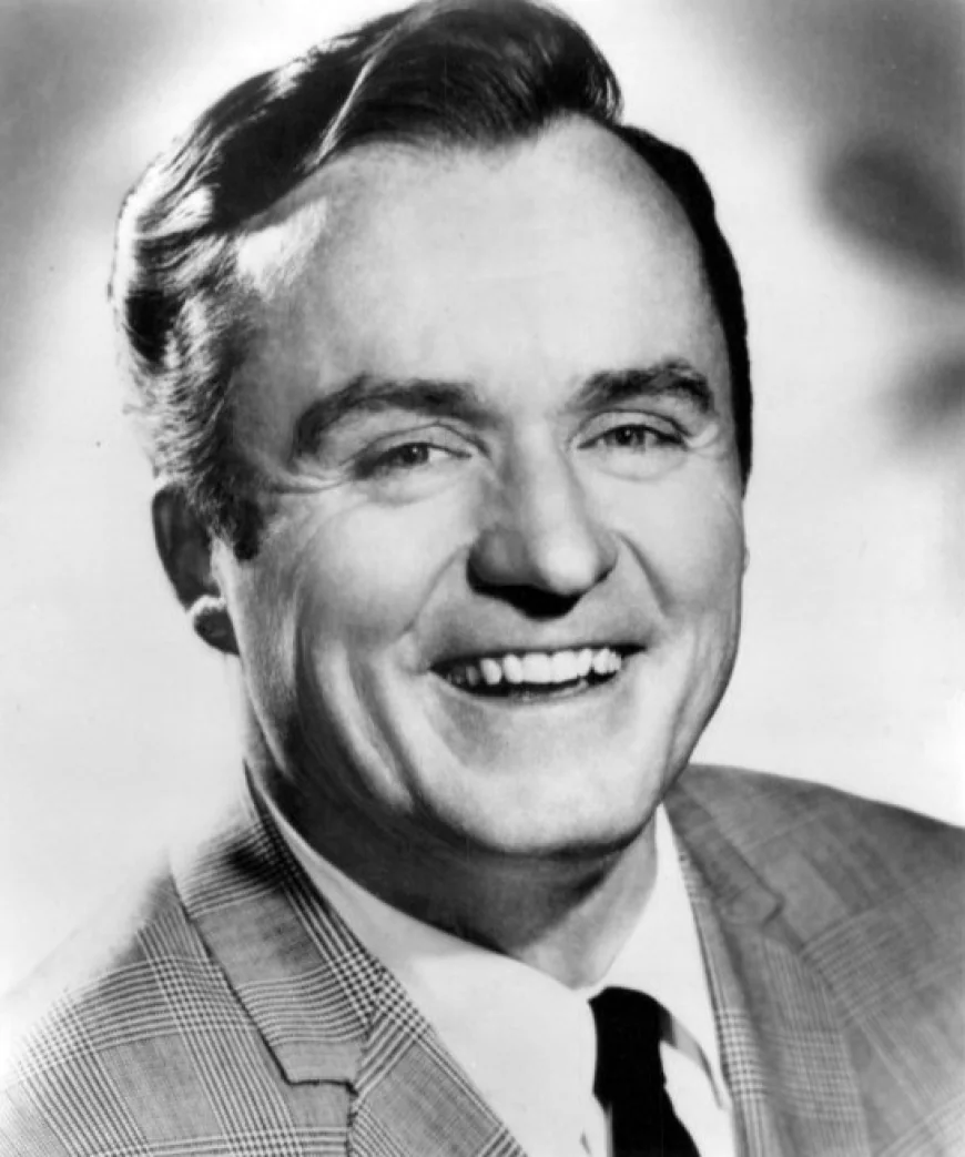 Mike Douglas Net Worth, Relationships, Age/Birthdate & Birthday Facts