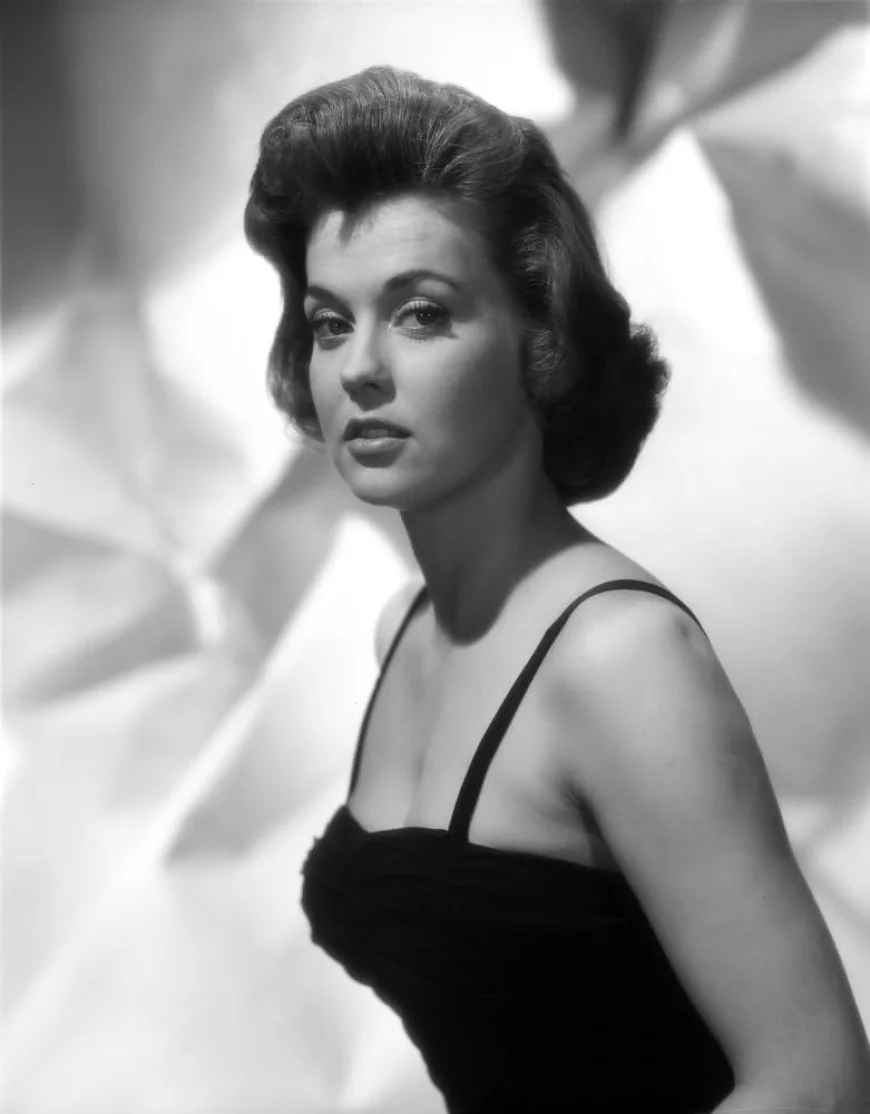 Donna Douglas Net Worth, Relationships, Age/Birthdate & Birthday Facts