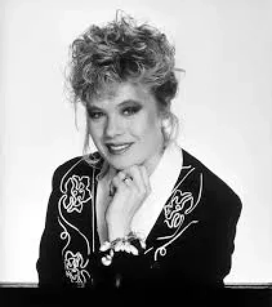 Letitia Dean Net Worth, Relationships, Age/Birthdate & Birthday Facts