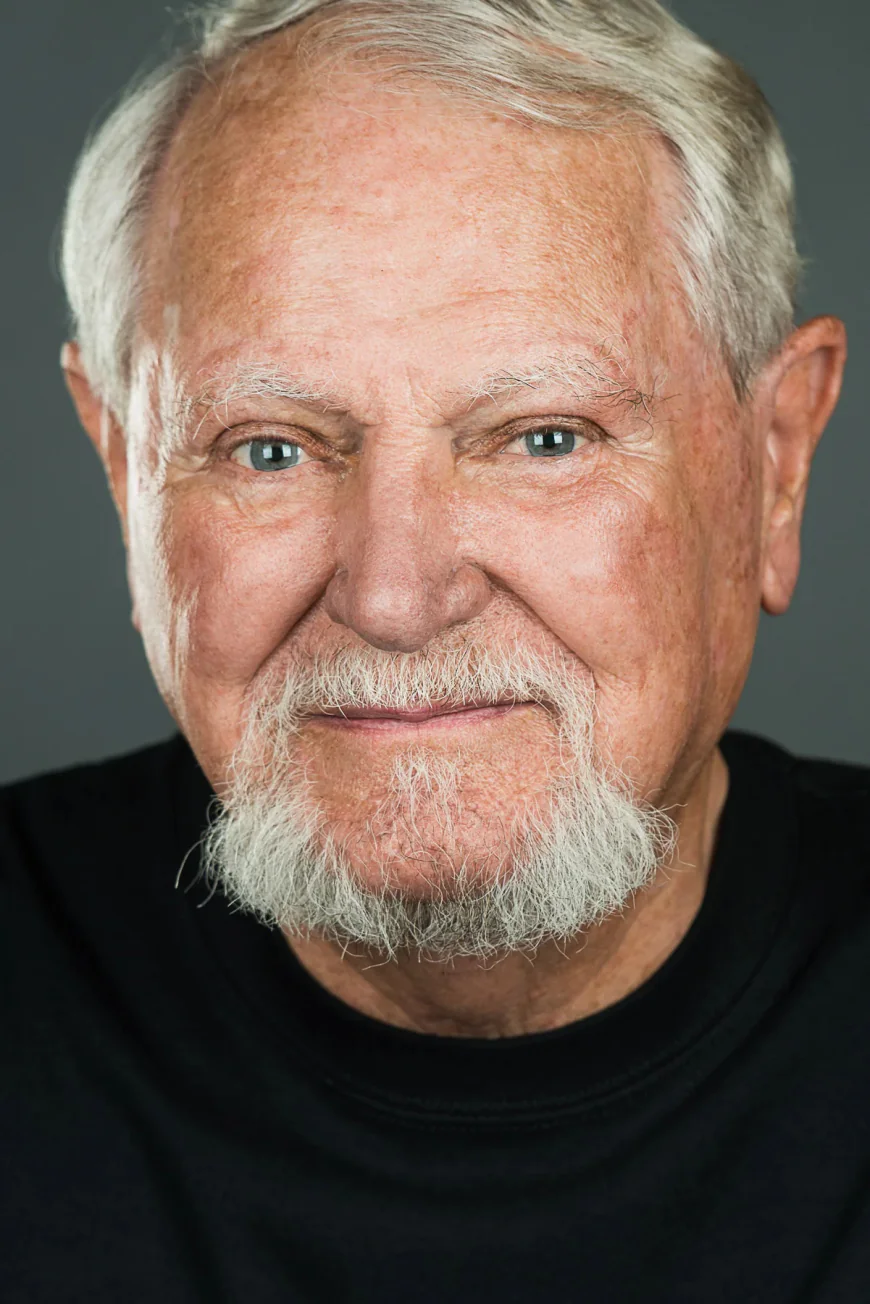 Clive Cussler Net Worth, Relationships, Age/Birthdate & Birthday Facts
